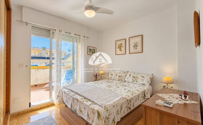 Image No.21-3 Bed Townhouse for sale