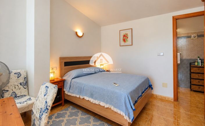 Image No.30-3 Bed Townhouse for sale