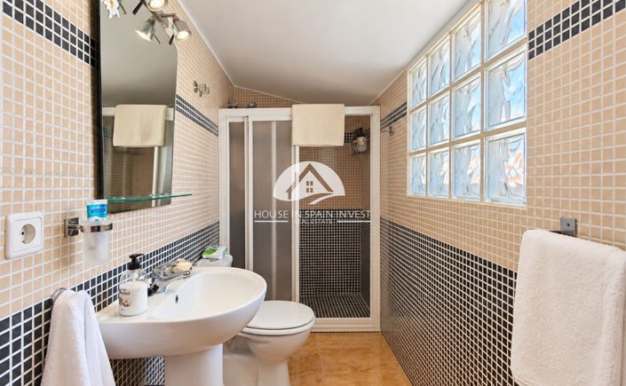 Image No.31-3 Bed Townhouse for sale