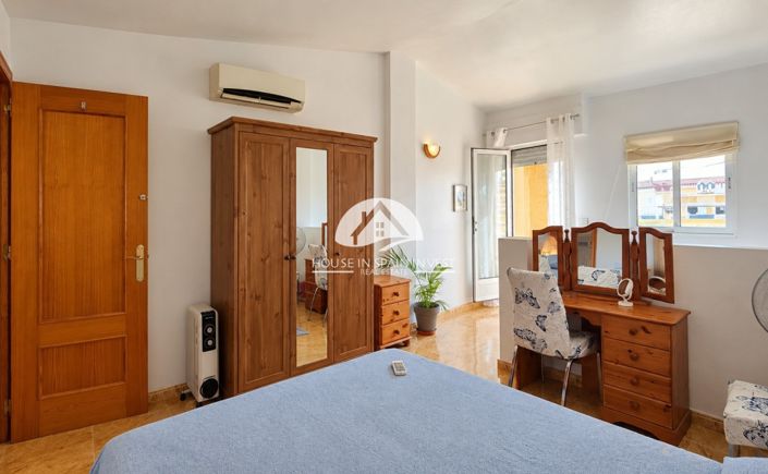 Image No.32-3 Bed Townhouse for sale