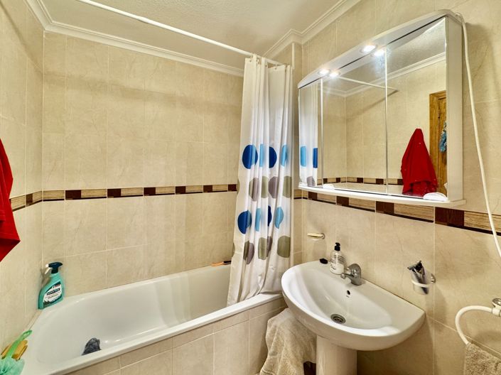 Image No.10-2 Bed Apartment for sale