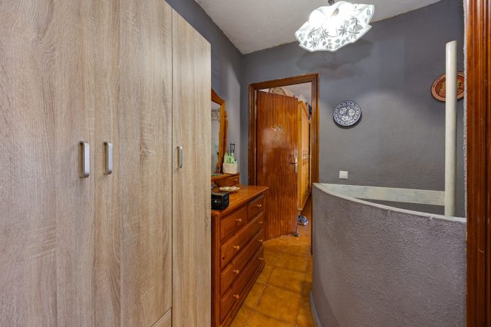 Image No.16-2 Bed Townhouse for sale