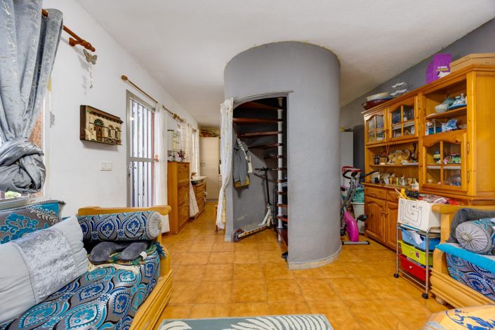 Image No.18-2 Bed Townhouse for sale