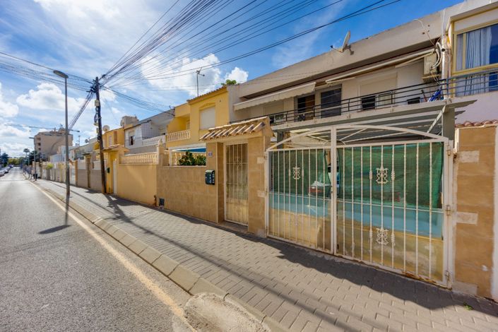 Image No.27-2 Bed Townhouse for sale