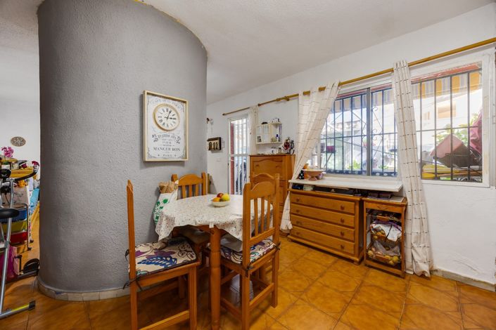 Image No.8-2 Bed Townhouse for sale