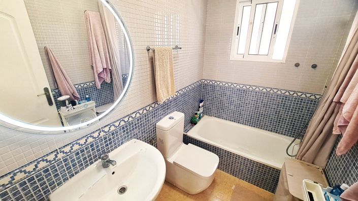Image No.19-2 Bed Townhouse for sale