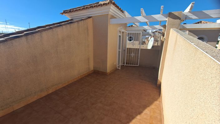 Image No.26-2 Bed Townhouse for sale