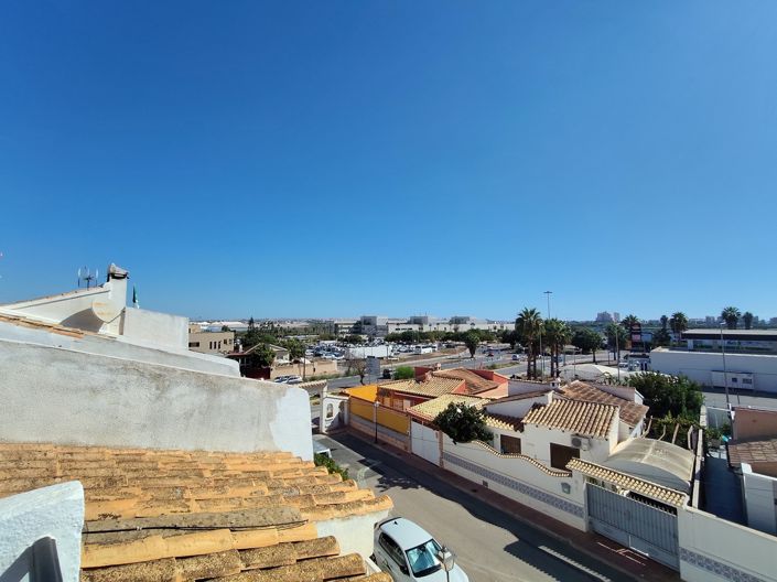 Image No.28-3 Bed Townhouse for sale