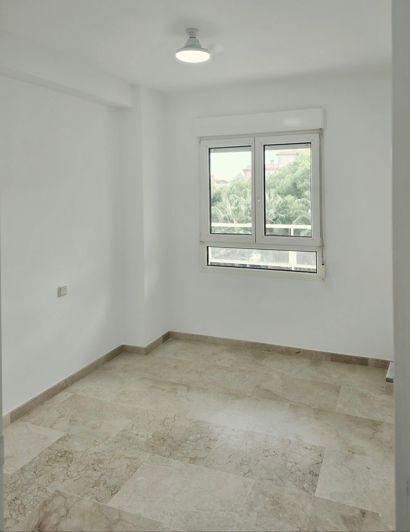 Image No.5-Appartement de 2 chambres à vendre