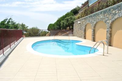 a-appartamento-con-giardino-e-piscina-vendita-vallecrosia-2