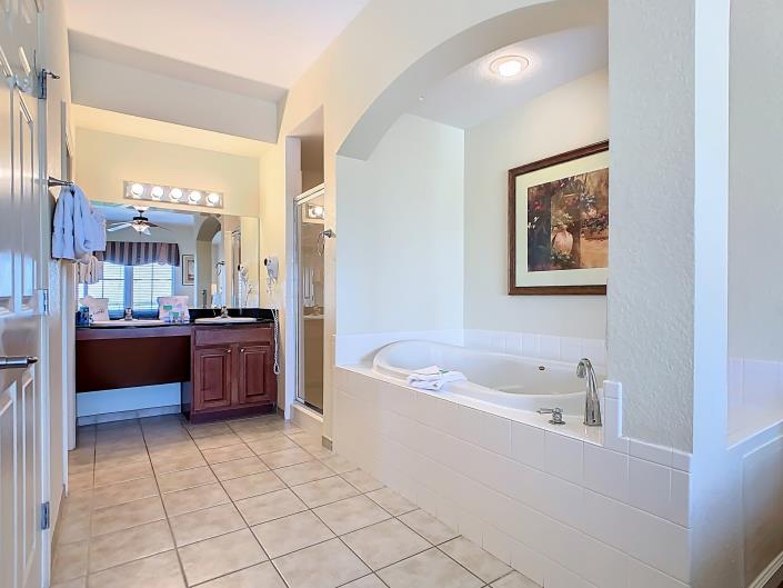 Image No.15-3 Bed Condo for sale