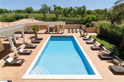 Image 1 of 24 : 5 Bedroom Villa Ref: GV563
