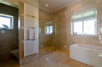 Image 16 of 24 : 5 Bedroom Villa Ref: GV563