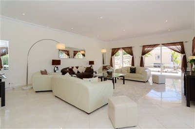 Image 17 of 24 : 5 Bedroom Villa Ref: GV563