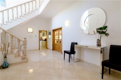 Image 3 of 24 : 5 Bedroom Villa Ref: GV563
