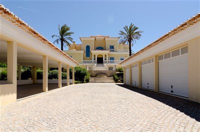 Image 23 of 24 : 5 Bedroom Villa Ref: GV563