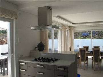 Image 2 of 33 : 4 Bedroom Villa Ref: GV304A