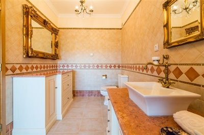 Image 43 of 67 : 3 Bedroom Villa Ref: GV625