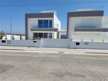 Image 1 of 29 : 3 Bedroom Villa Ref: AV2160