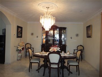 Image 15 of 39 : 4 Bedroom Villa Ref: AV2169