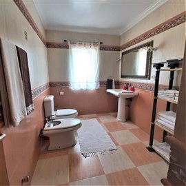 Image 16 of 37 : 3 Bedroom Villa Ref: AV2183
