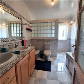 Image 3 of 37 : 3 Bedroom Villa Ref: AV2183