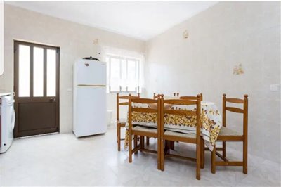 Image 14 of 21 : 6 Bedroom Villa Ref: GV667