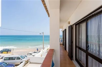 Image 7 of 21 : 6 Bedroom Villa Ref: GV667