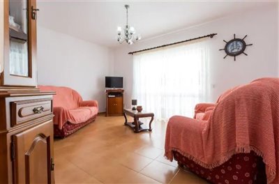 Image 20 of 21 : 6 Bedroom Villa Ref: GV667