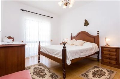 Image 2 of 21 : 6 Bedroom Villa Ref: GV667