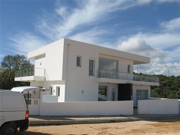 Image 1 of 33 : 3 Bedroom Villa Ref: GV304B