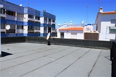 Image 5 of 25 : 5 Bedroom House Ref: GV683