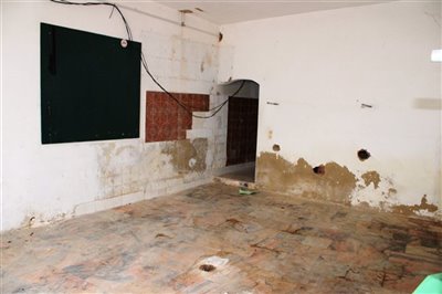 Image 8 of 25 : 5 Bedroom House Ref: GV683
