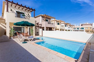 Image 1 of 27 : 2 Bedroom Villa Ref: GV690