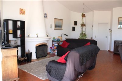 Image 3 of 39 : 3 Bedroom Townhouse Ref: GV688