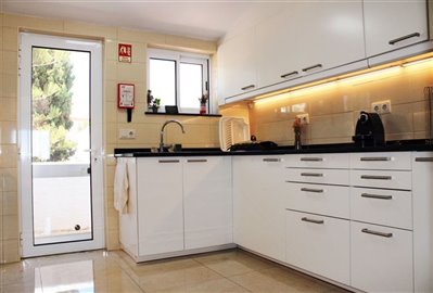 Image 27 of 39 : 3 Bedroom Townhouse Ref: GV688