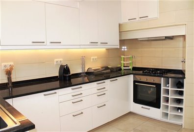 Image 5 of 39 : 3 Bedroom Townhouse Ref: GV688