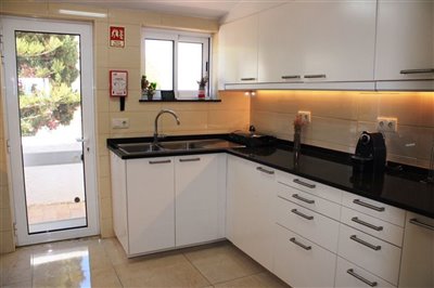 Image 30 of 39 : 3 Bedroom Townhouse Ref: GV688