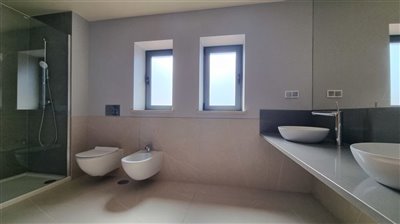 Image 11 of 17 : 4 Bedroom Villa Ref: GV636