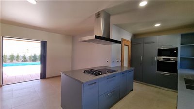 Image 2 of 17 : 4 Bedroom Villa Ref: GV636