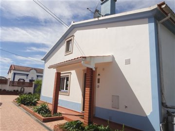 Image 1 of 38 : 3 Bedroom Villa Ref: AV2217