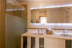 Image No.21-3 Bed Villa for sale