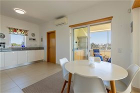 Image No.44-3 Bed Villa for sale