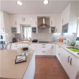 Image 10 of 71 : 4 Bedroom Villa Ref: AV2230
