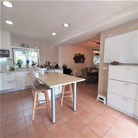 Image 15 of 71 : 4 Bedroom Villa Ref: AV2230