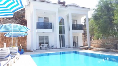 Villa / Détaché de 4 chambres à vendre à Oludeniz