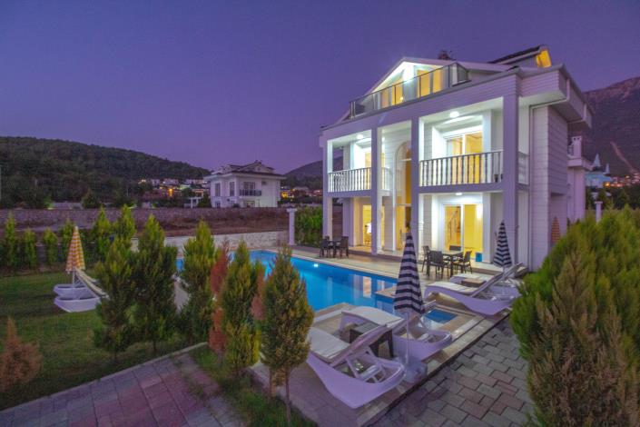 Image No.2-Villa / Détaché de 4 chambres à vendre à Ovacik