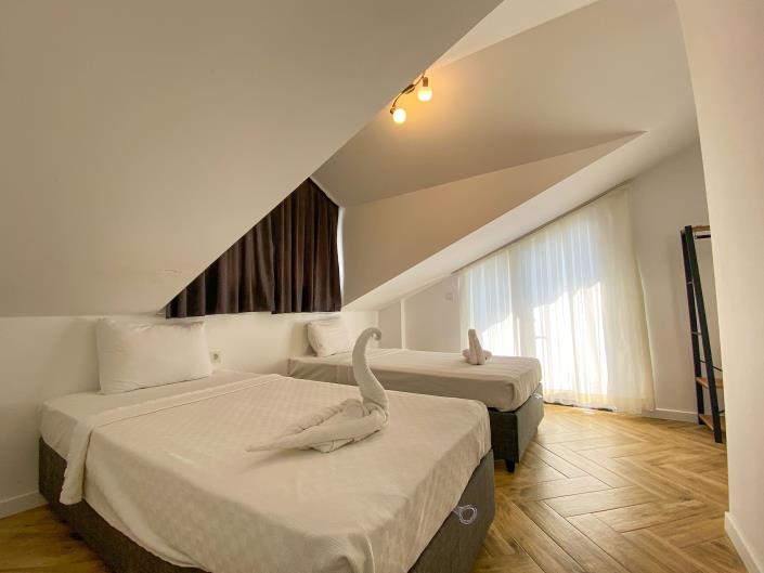 Image No.12-4 Bed Villa / Detached for sale