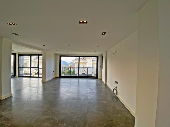 Image No.14-5 Bed Villa for sale