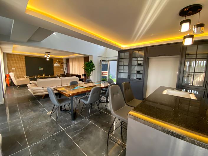 Image No.9-4 Bed Villa for sale